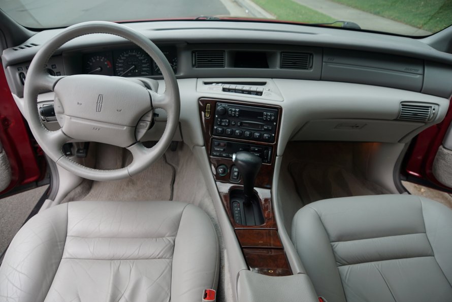 1995 Lincoln Mark VIII Coupe