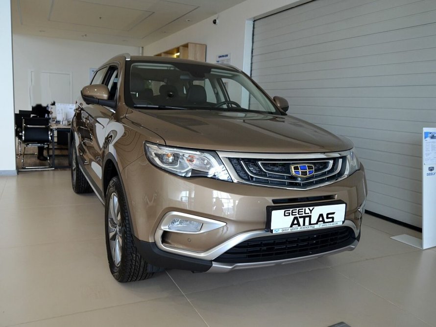 Geely Atlas серый