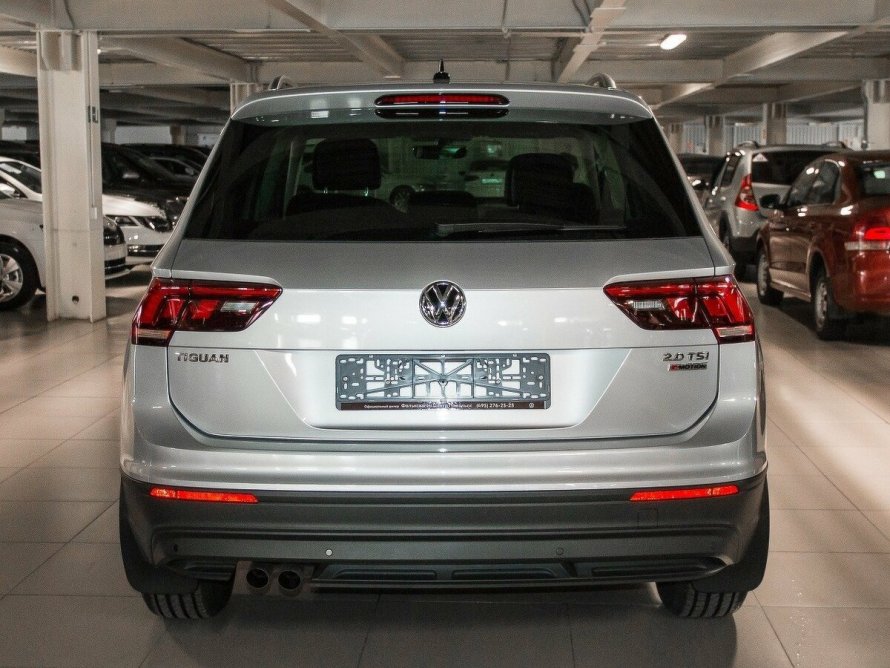 Volkswagen Tiguan 2021 зад