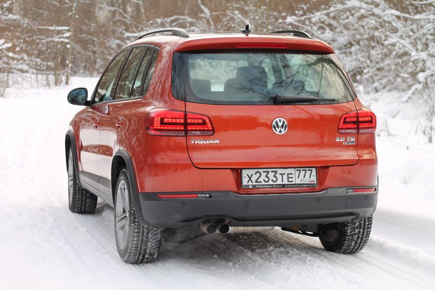 Туарег и Tiguan сзади