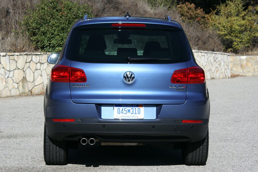 VW Tiguan 2010 сзади