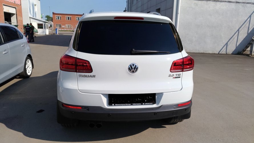 Volkswagen Tiguan 2014 сзади