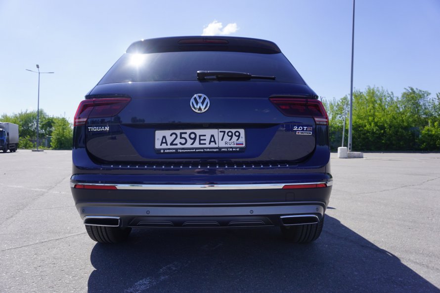 Volkswagen Tiguan 2 сзади