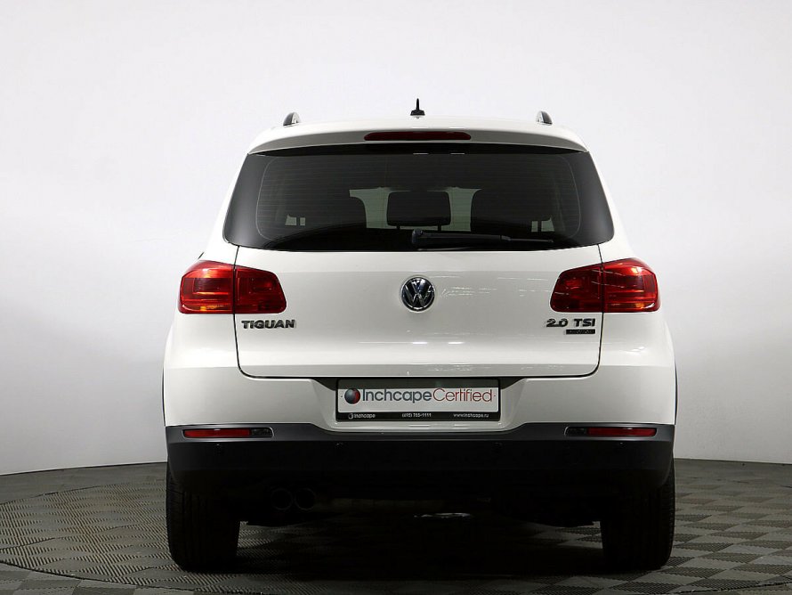 Volkswagen Tiguan 2014 сзади