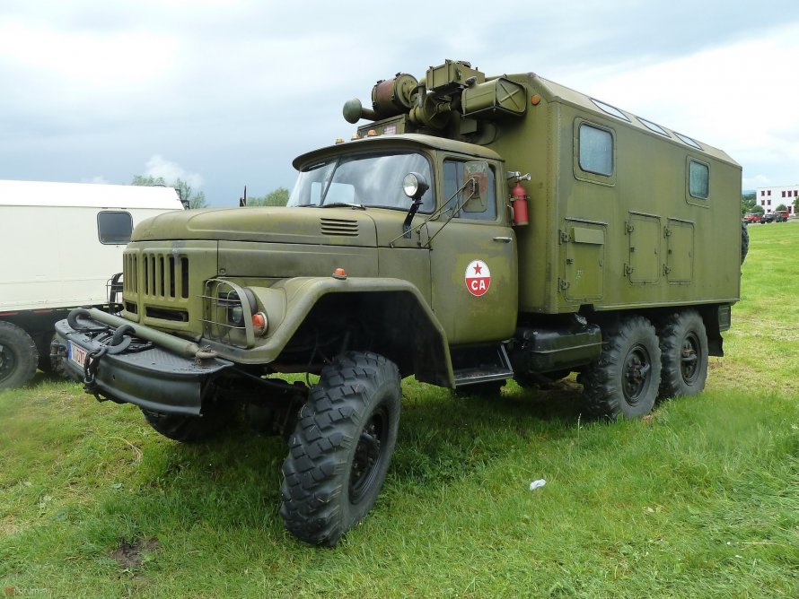 ЗИЛ-131 Bronco tractor