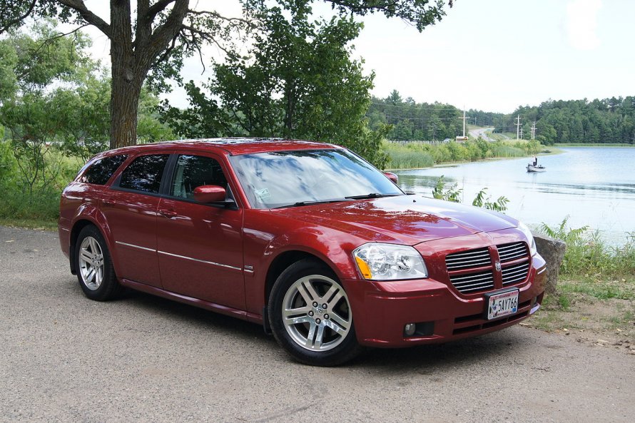 Dodge Magnum v10