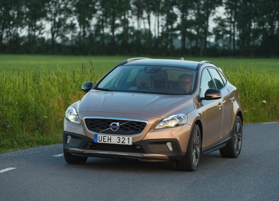 Вольво v40 Cross Country