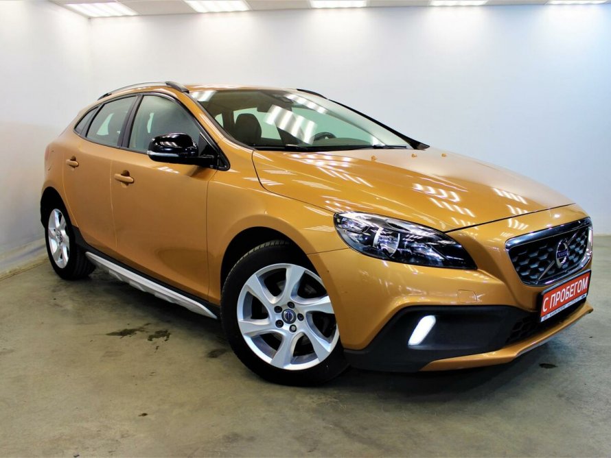 Вольво v40 Cross Country 2020