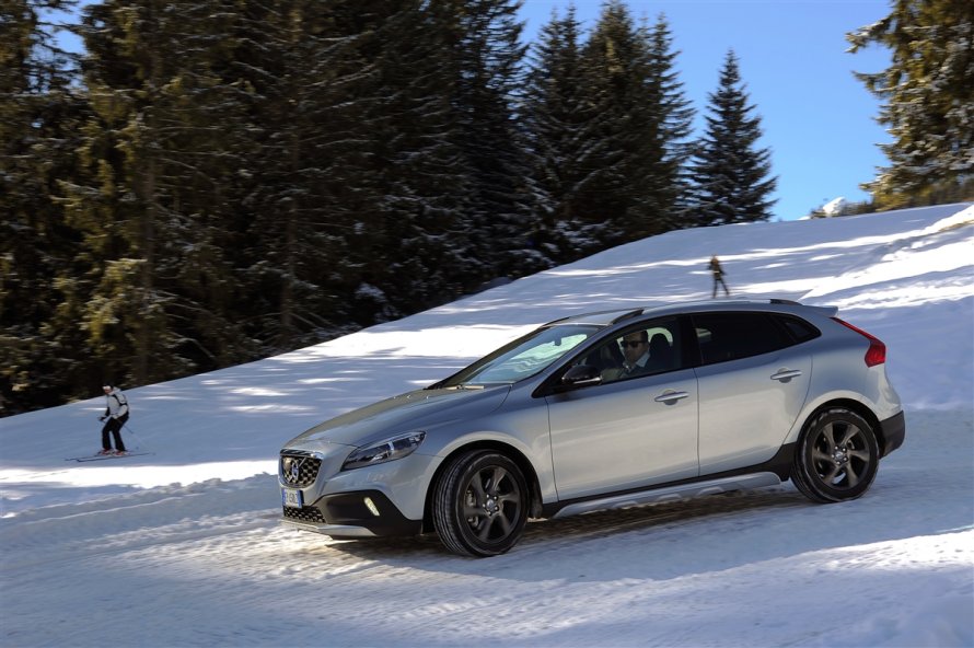 Вольво v40 Cross Country 2021