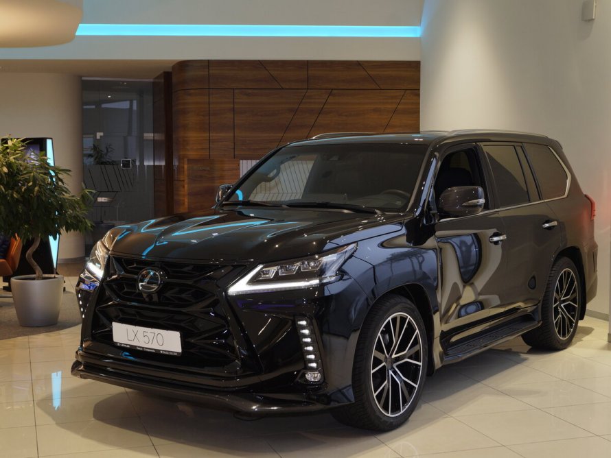 Lexus LX 570 2018 черный