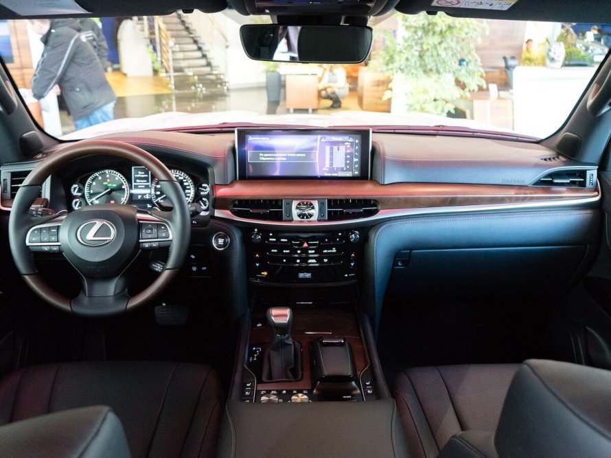 Lexus LX 570 2020 салон
