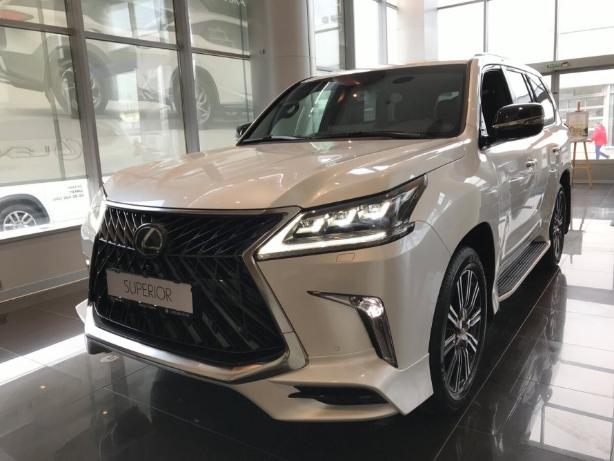 Lexus LX 570 White 2018