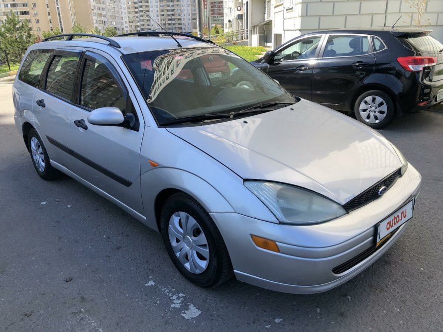 Ford Focus 1 универсал синий