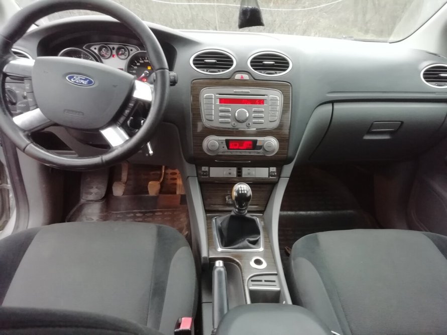 Ford Focus 2 chia салон