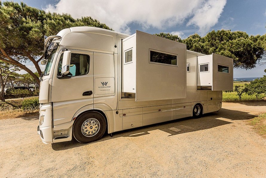 Кемпер Futuria (Motorhome)