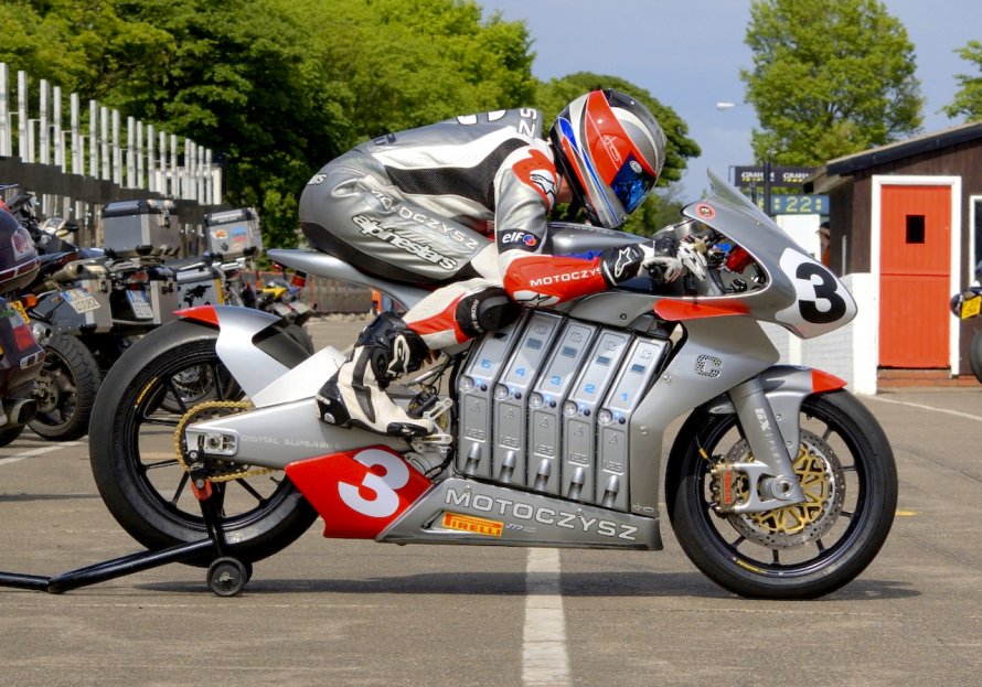 MTT Turbine Superbike y2k