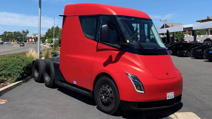 Электрический грузовик Tesla Semi