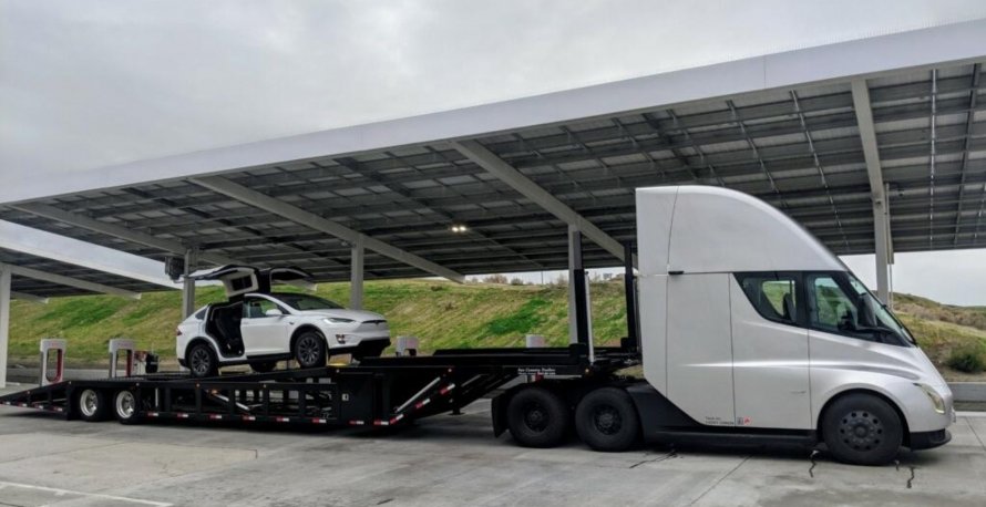 Грузовик Tesla Semi-Truck