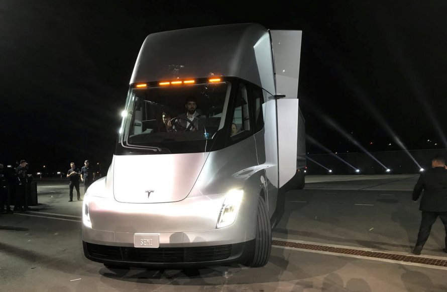 Tesla Semi двигатель