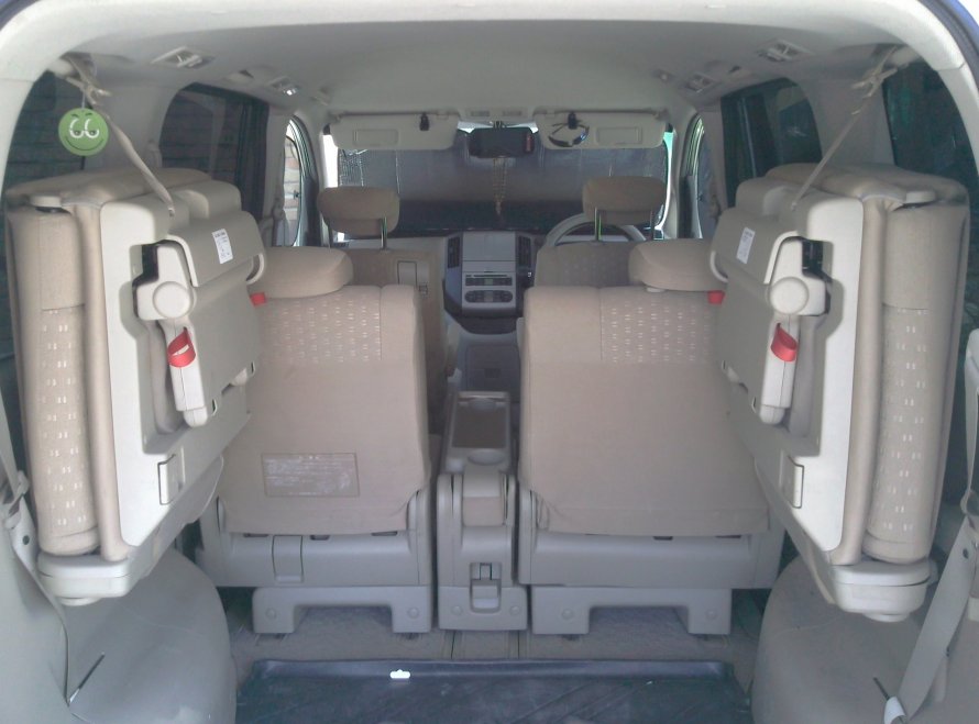 Nissan Serena c25 салон