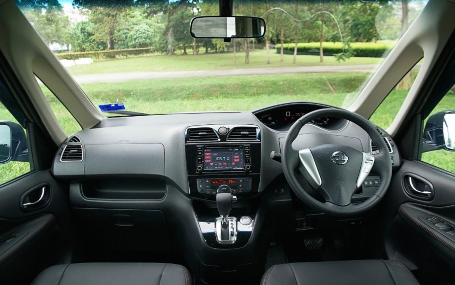 Nissan Serena 2014 салон