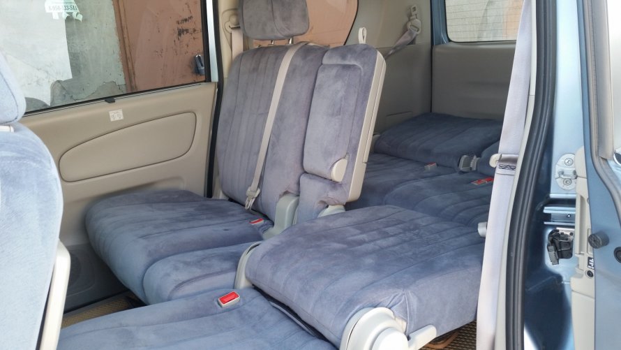 Nissan Serena 26 салон
