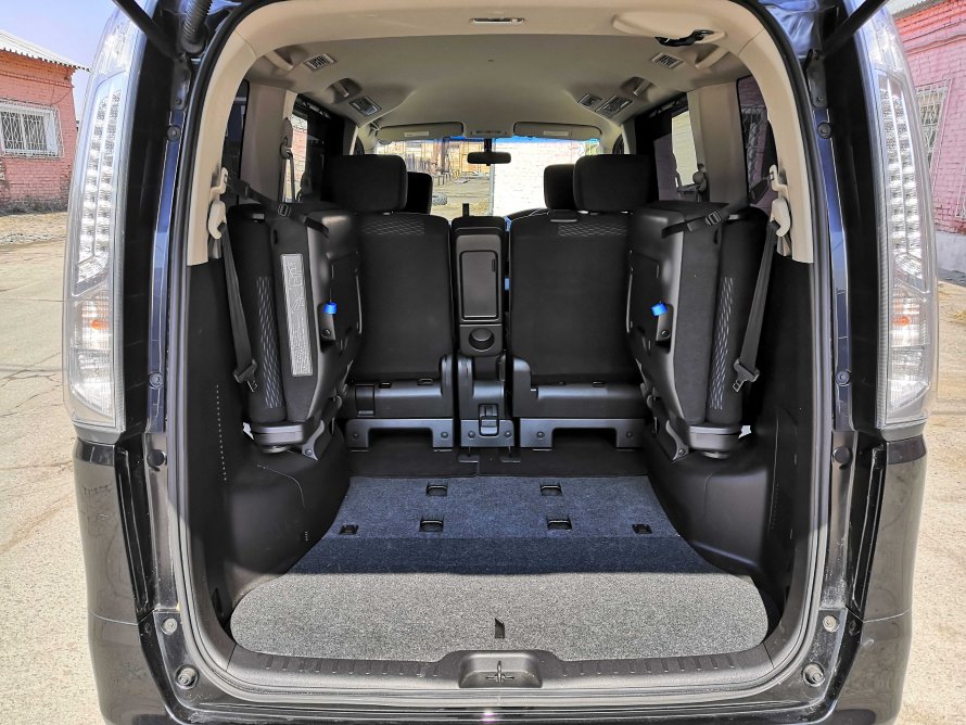 Nissan Serena 2014