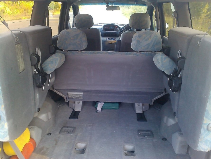Nissan Serena 2000 салон