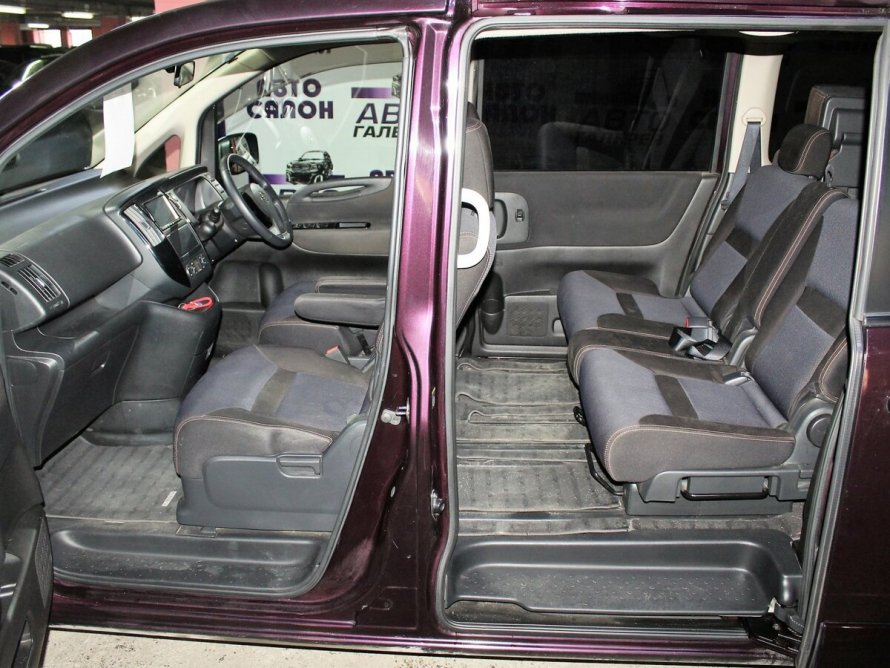 Nissan Serena c25 8 мест