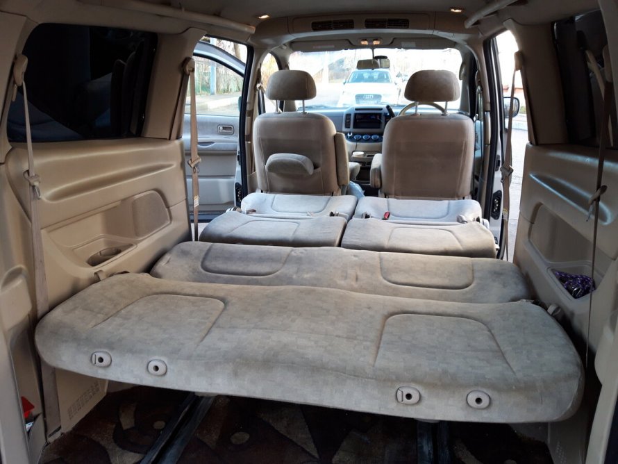 Nissan Serena 2