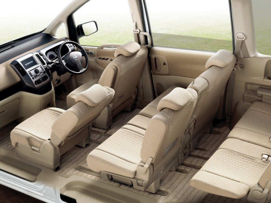 Nissan Serena 2005