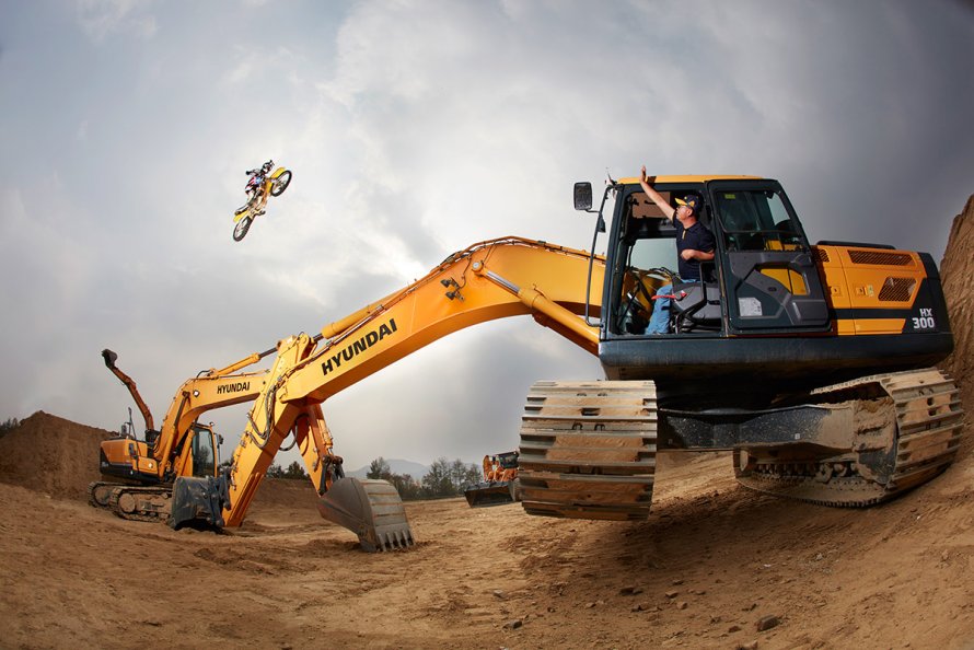 Экскаватор Hyundai Construction Equipment