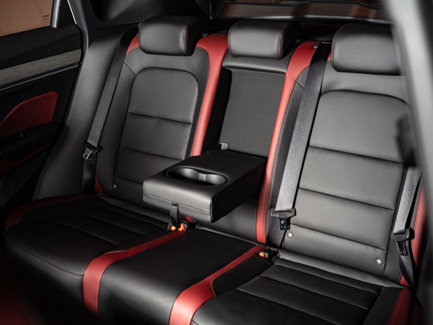 Geely Coolray салон