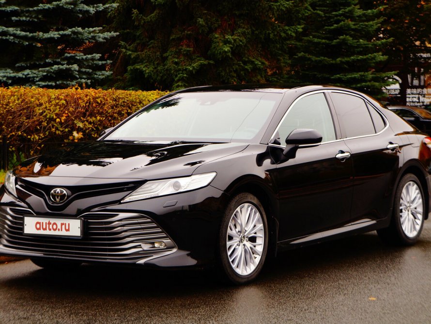 Toyota Camry VIII