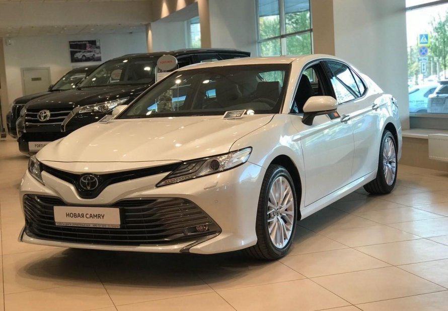 Toyota Camry новая