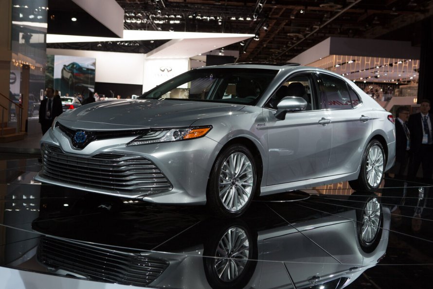 Toyota Camry новая модель 2021