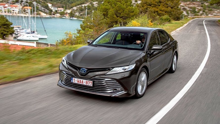 Тойота Camry 2019