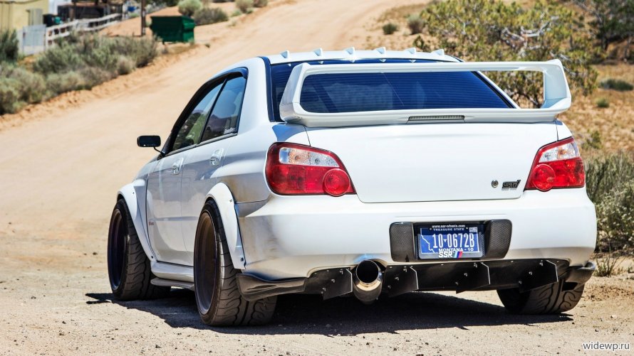 Subaru Impreza WRX STI белая
