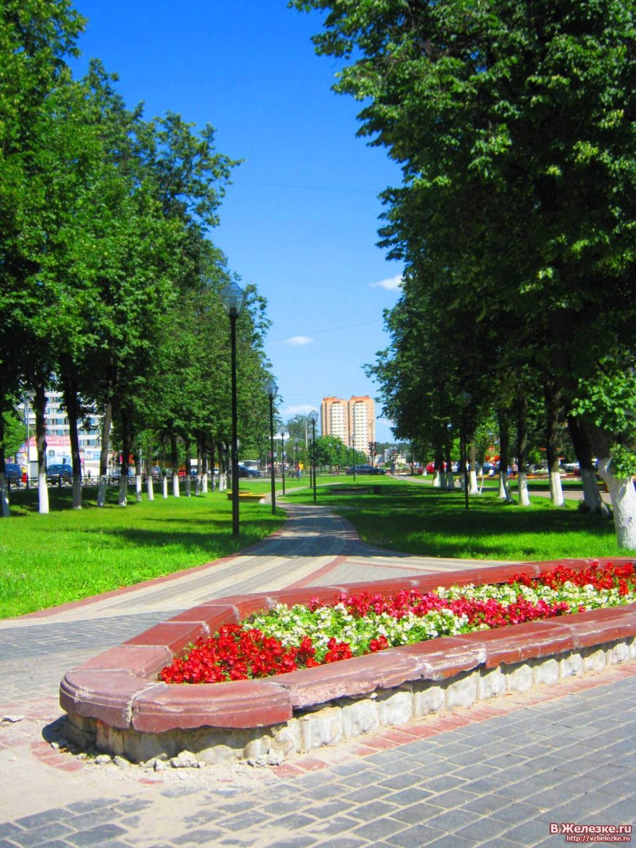 Памятник Дмитрию Павловичу Рябушинскому в городе Железнодорожный