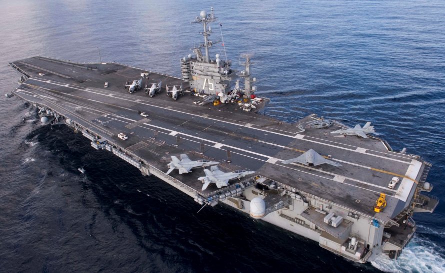 Авианосец ВМС США Гарри Трумэн