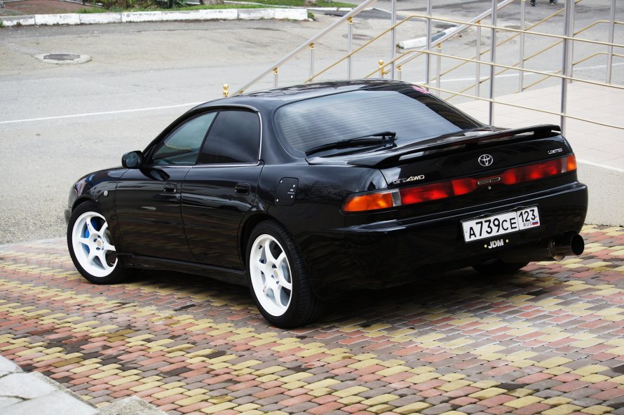 Toyota Carina ed st200 черная