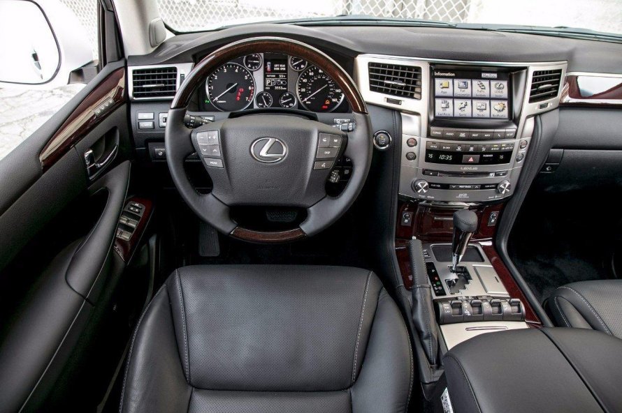 Новый Lexus LX 570 салон