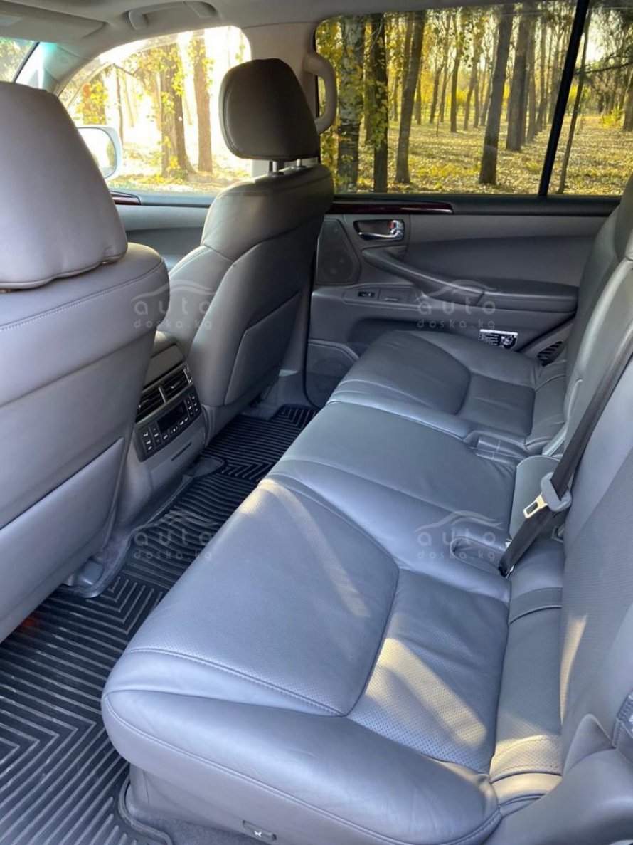 Lexus LX 570 салон