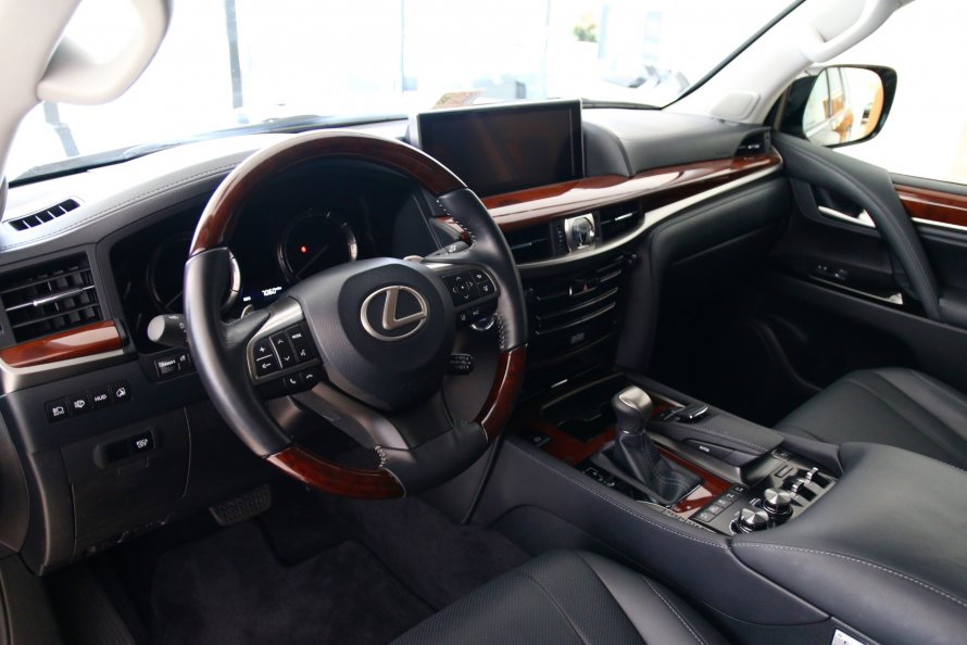 Lexus LX 570 2008 салон