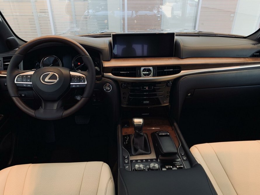 Lexus LX 570 2020 салон