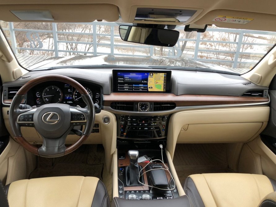 Lexus LX 570 салон