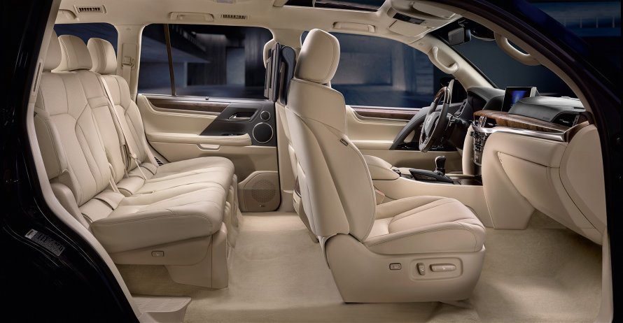 Lexus LX 570 белый салон