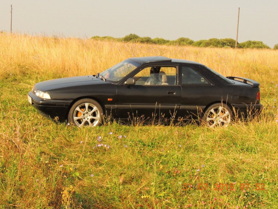 Mazda 626 Coupe красная