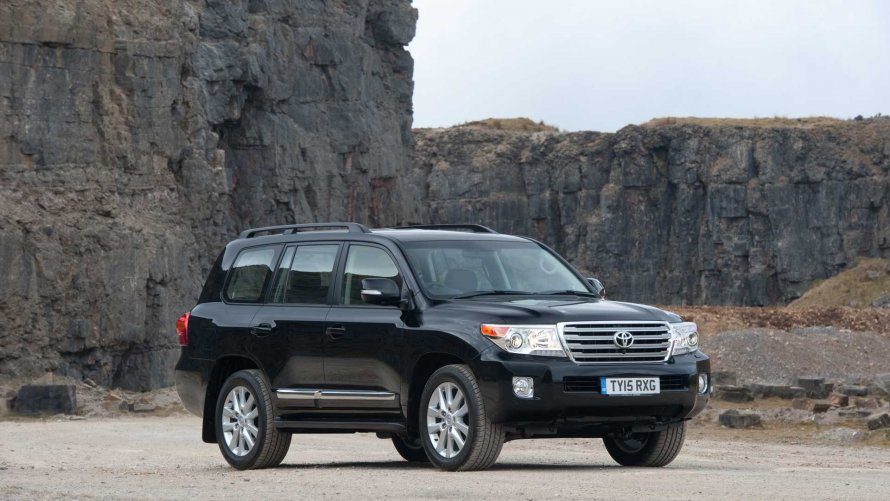 Toyota Land Cruiser 200 v8