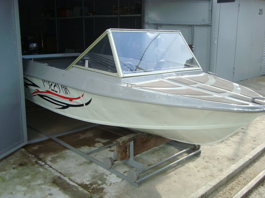 Лодка Крым 80г